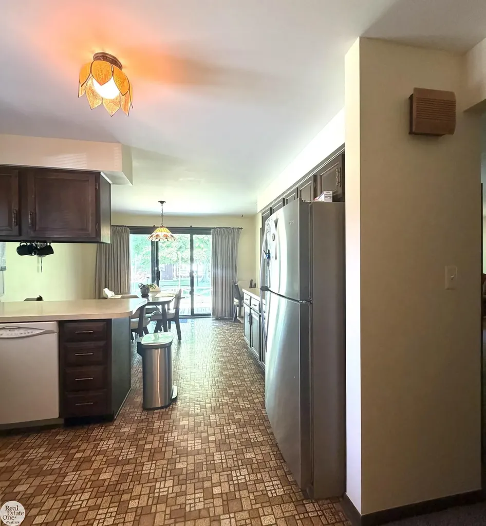5374 Pointe Drive East China Township MI 48054