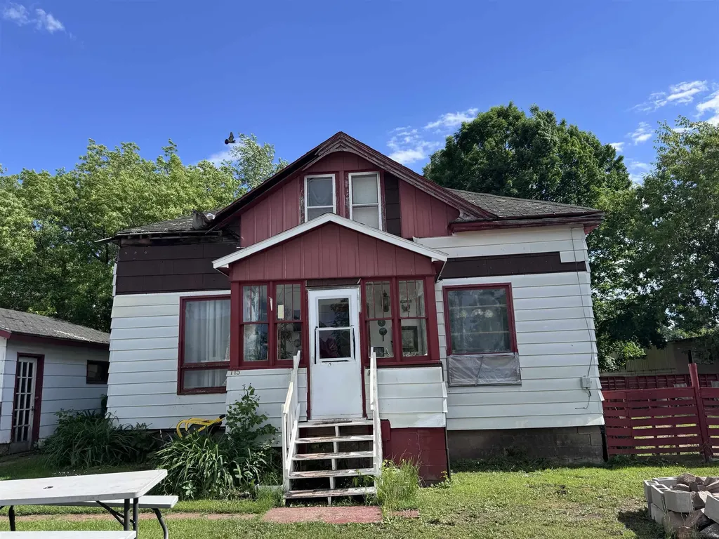 715 Celia Street Ironwood City MI 49938