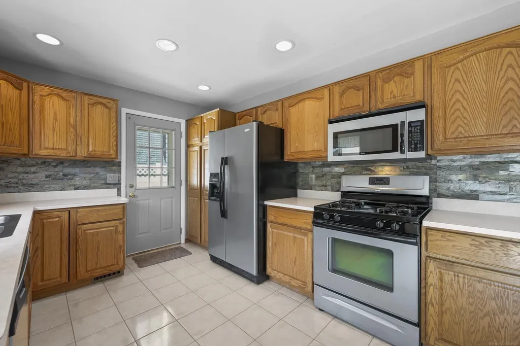 14890 Alma Drive Sterling Heights City MI 48313