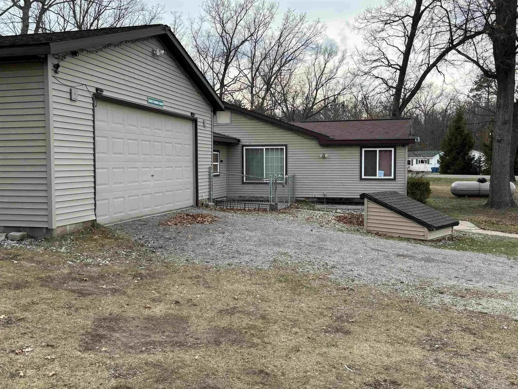 2901 Cathey Street Harrison City MI 48625