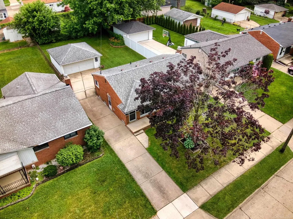 22507 Socia Street St. Clair Shores City MI 48082
