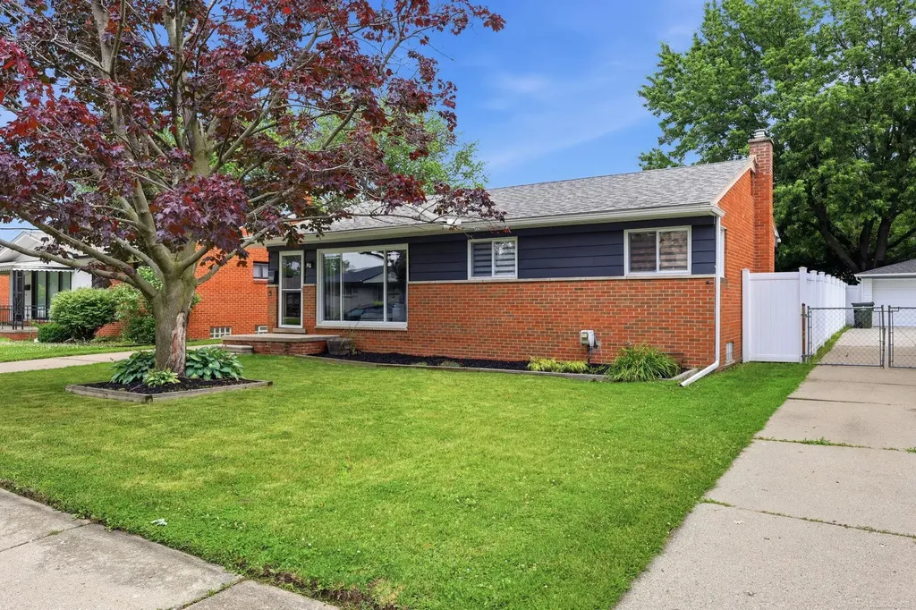 22507 Socia Street St. Clair Shores City MI 48082