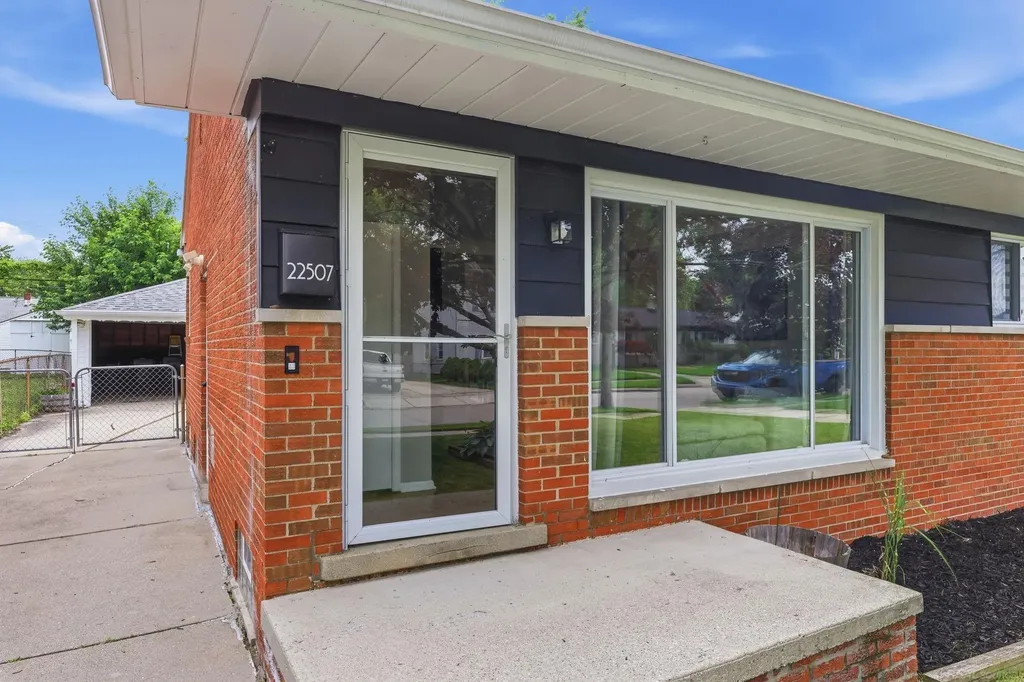 22507 Socia Street St. Clair Shores City MI 48082