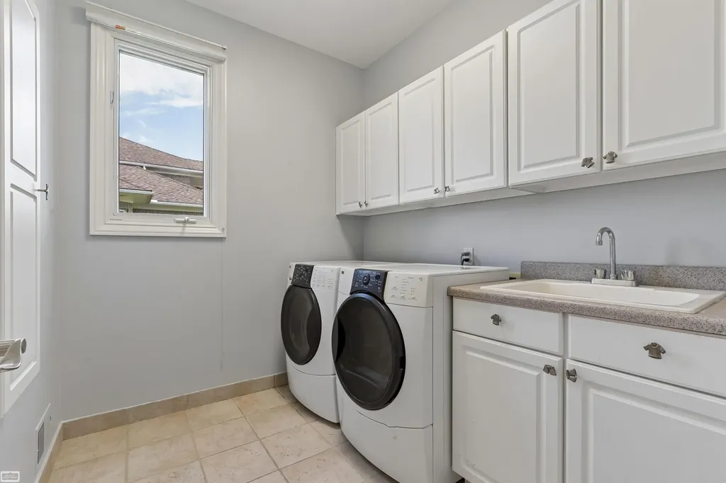 26578 Harvest Dr Drive Chesterfield Township MI 48051