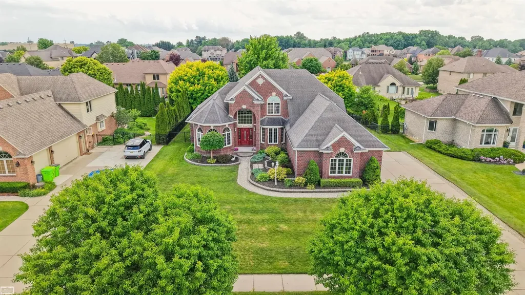 26578 Harvest Dr Drive Chesterfield Township MI 48051