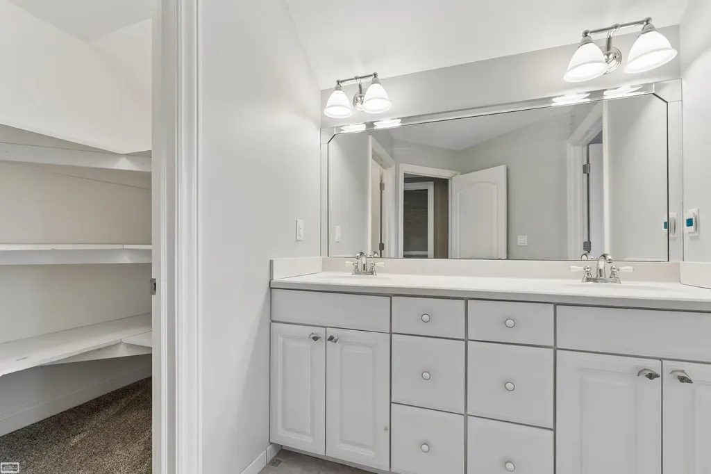 26578 Harvest Dr Drive Chesterfield Township MI 48051