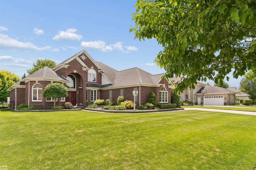 26578 Harvest Dr Drive Chesterfield Township MI 48051