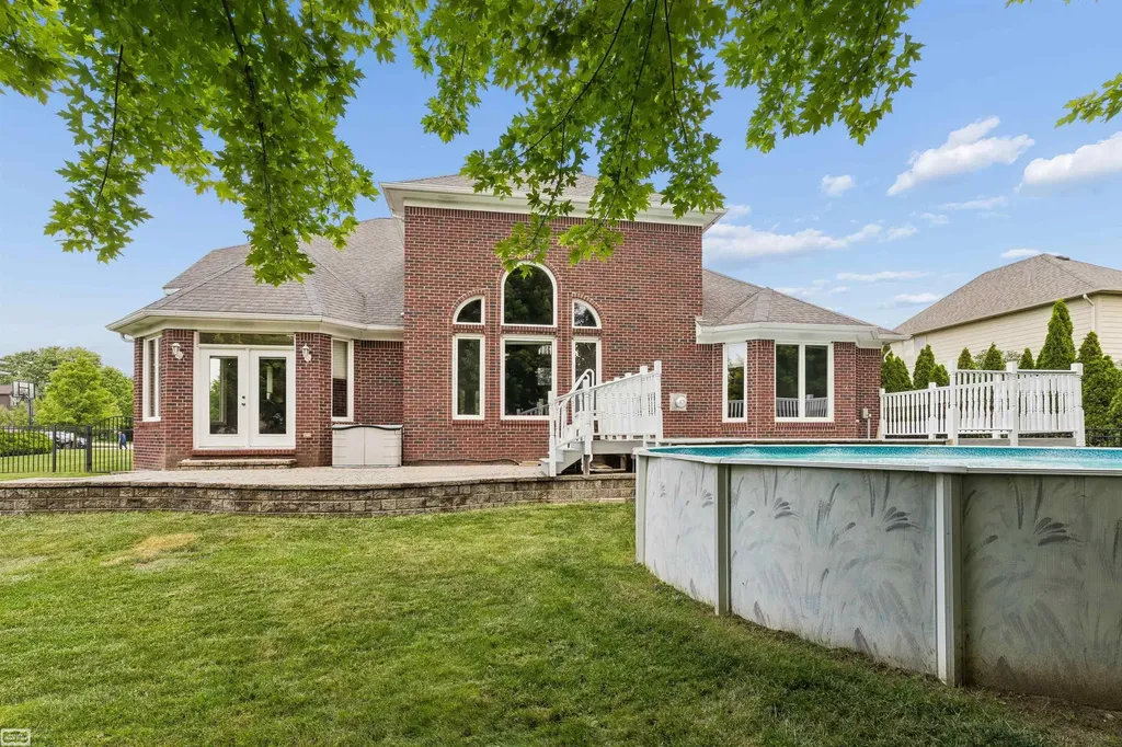 26578 Harvest Dr Drive Chesterfield Township MI 48051