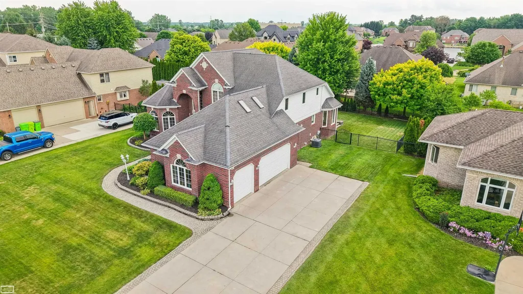 26578 Harvest Dr Drive Chesterfield Township MI 48051