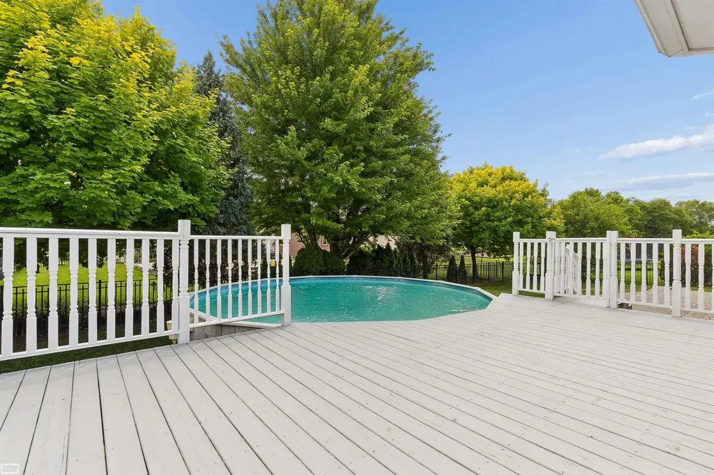 26578 Harvest Dr Drive Chesterfield Township MI 48051