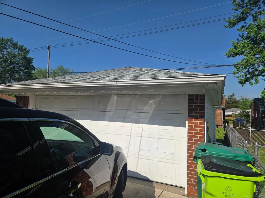 24645 Raven Avenue Eastpointe City MI 48021