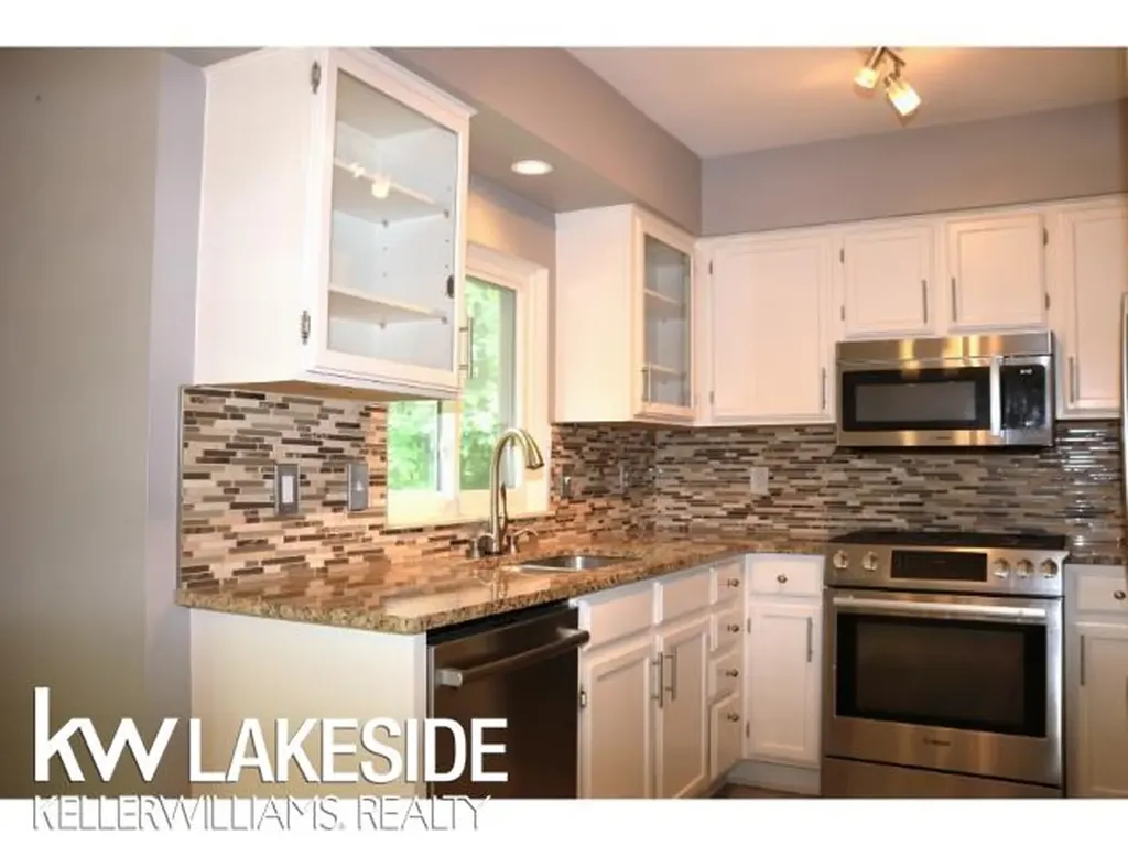 5096 Mohawk Avenue Independence Charter Township MI 48348