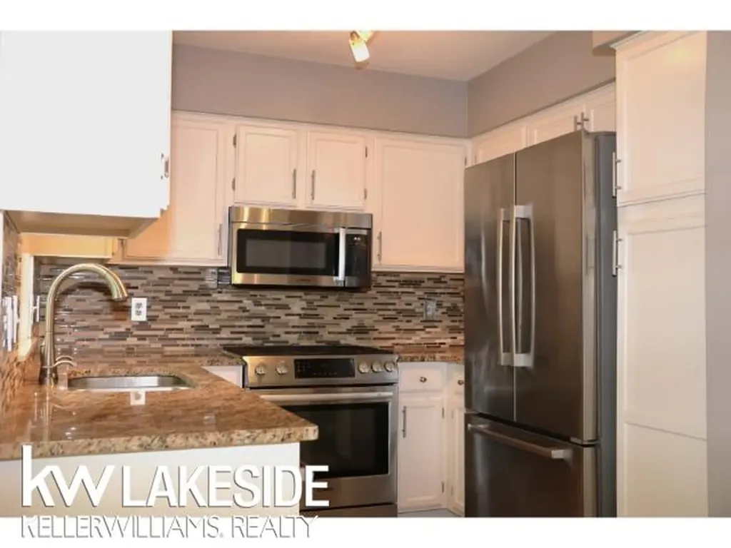 5096 Mohawk Avenue Independence Charter Township MI 48348