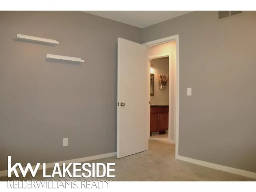 5096 Mohawk Avenue Independence Charter Township MI 48348