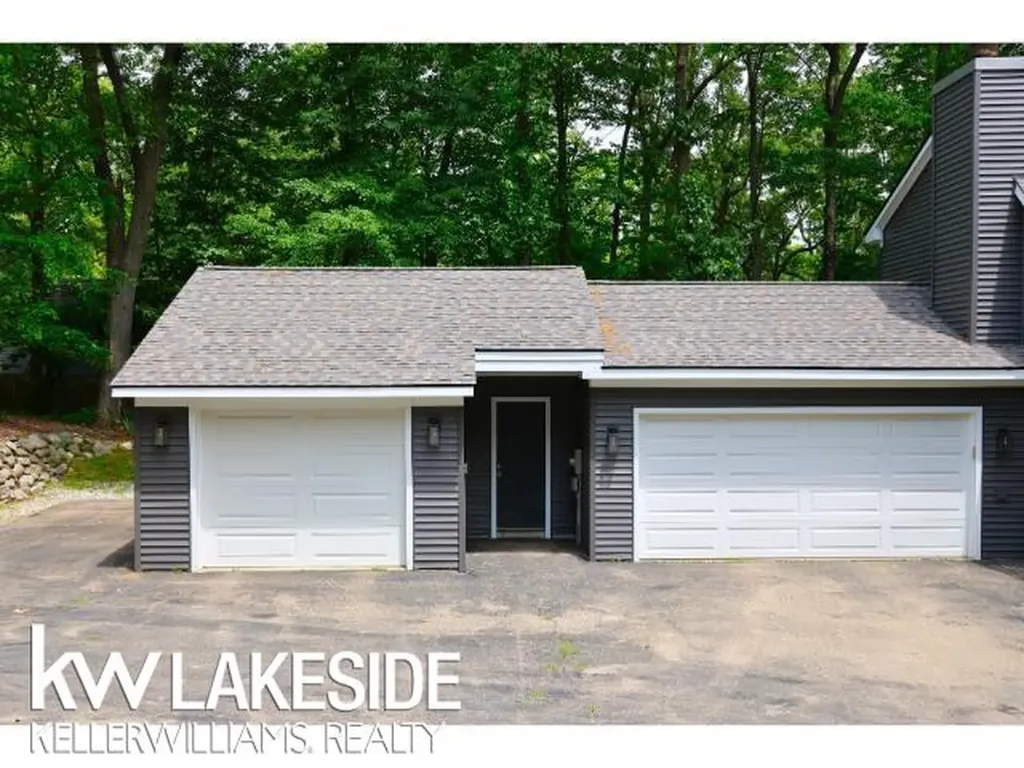 5096 Mohawk Avenue Independence Charter Township MI 48348
