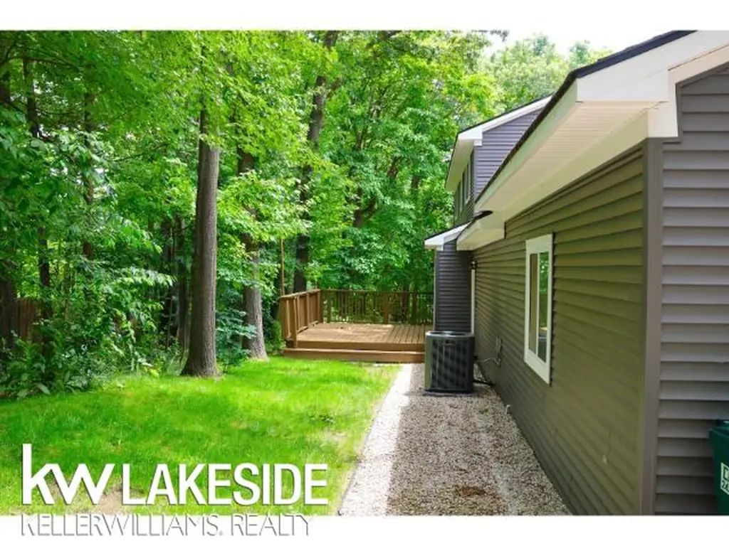 5096 Mohawk Avenue Independence Charter Township MI 48348