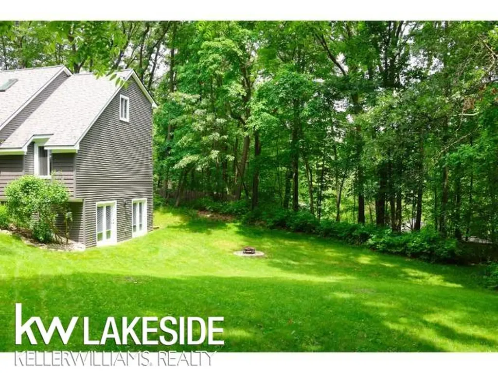 5096 Mohawk Avenue Independence Charter Township MI 48348