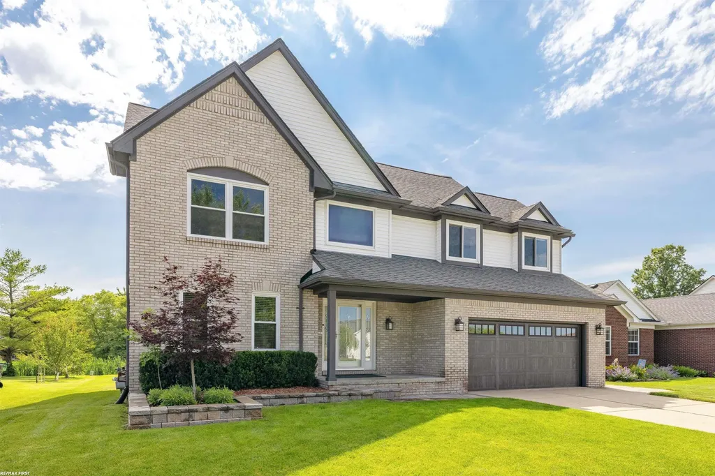 52282 Birch Court Chesterfield Township MI 48047