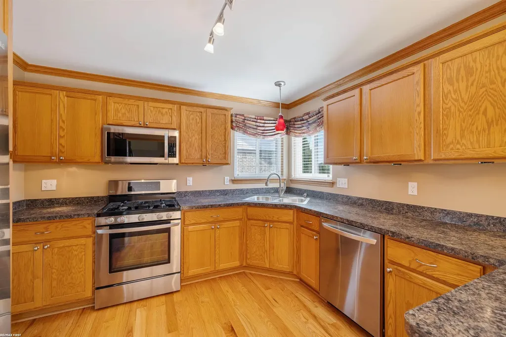 52282 Birch Court Chesterfield Township MI 48047