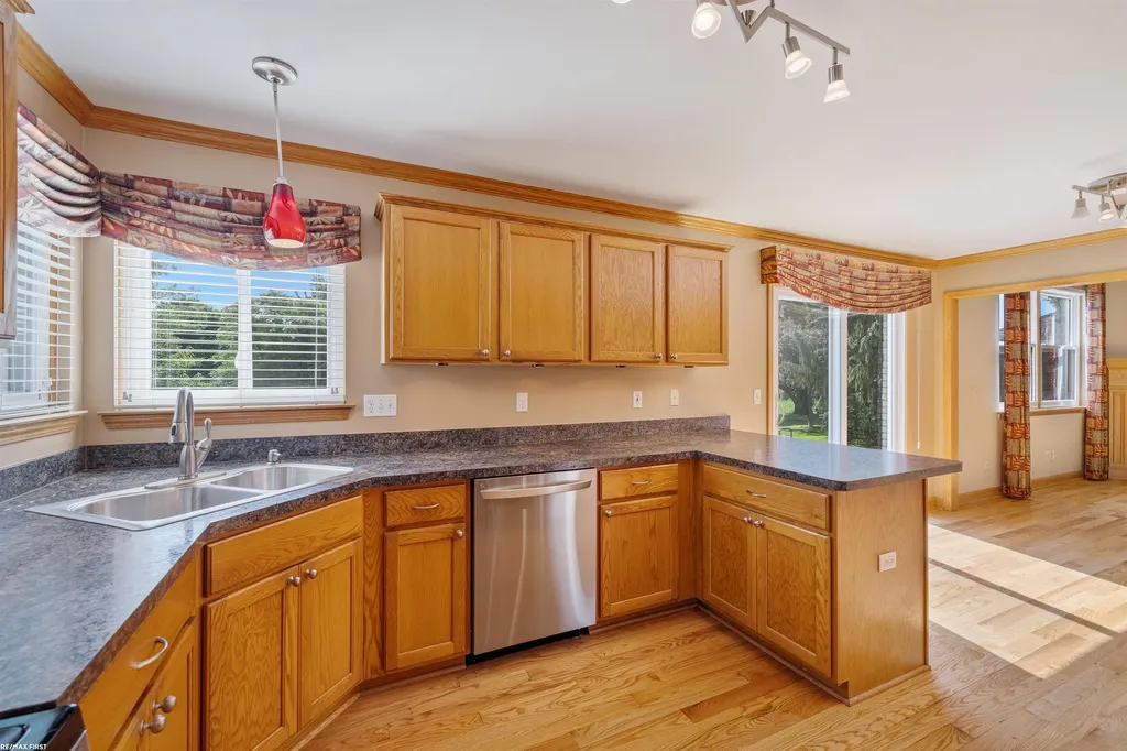 52282 Birch Court Chesterfield Township MI 48047
