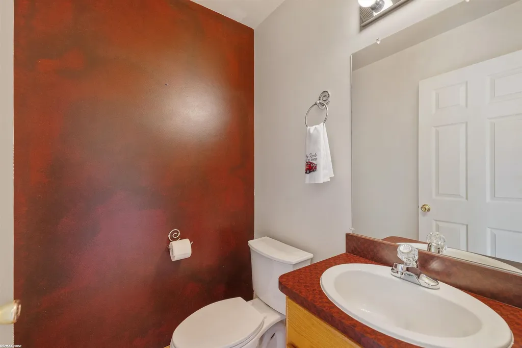 52282 Birch Court Chesterfield Township MI 48047