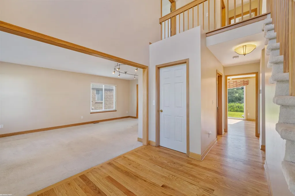 52282 Birch Court Chesterfield Township MI 48047