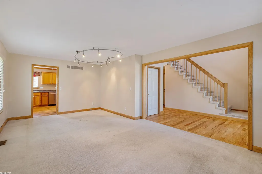 52282 Birch Court Chesterfield Township MI 48047