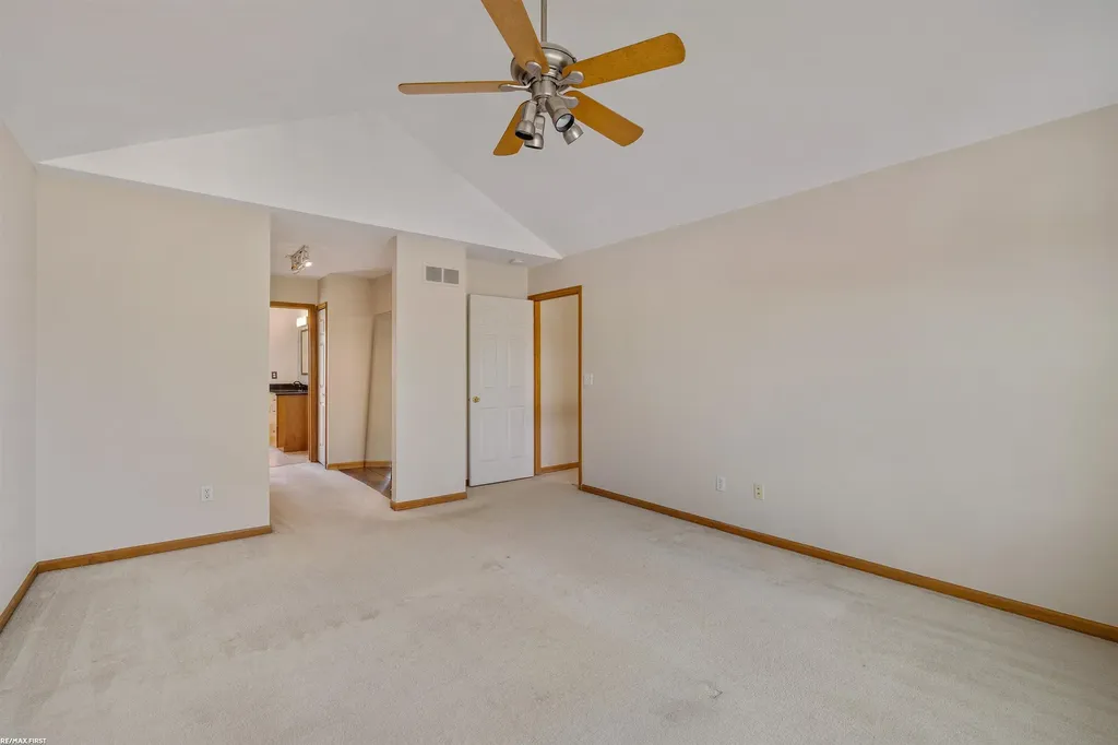 52282 Birch Court Chesterfield Township MI 48047