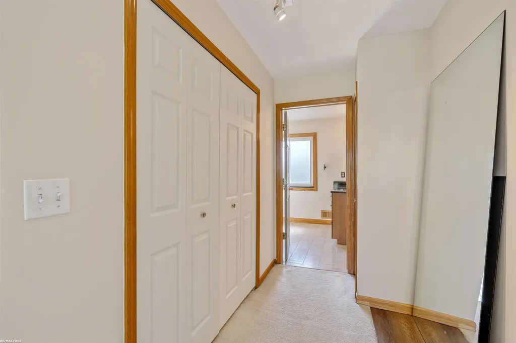 52282 Birch Court Chesterfield Township MI 48047