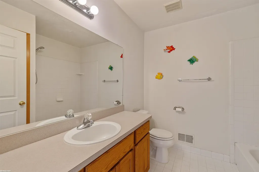52282 Birch Court Chesterfield Township MI 48047