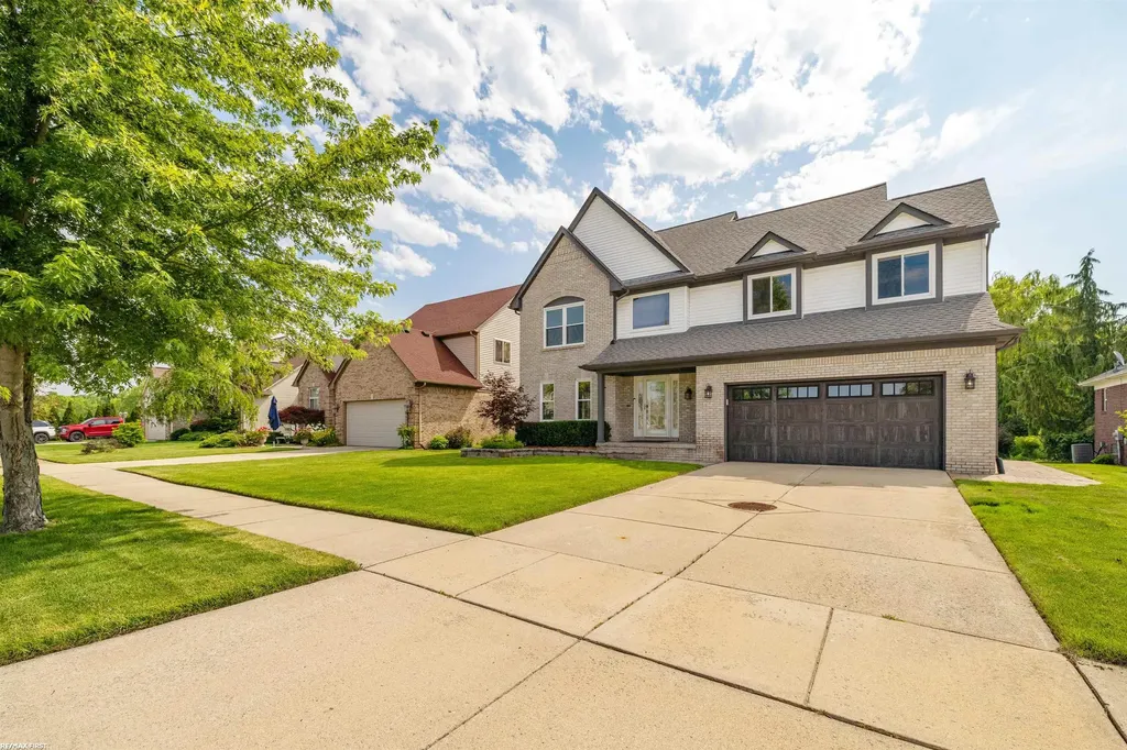 52282 Birch Court Chesterfield Township MI 48047