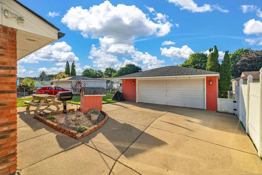 14551 Debbie Drive Sterling Heights City MI 48313