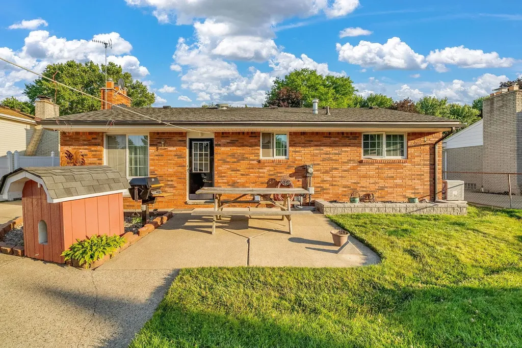 14551 Debbie Drive Sterling Heights City MI 48313