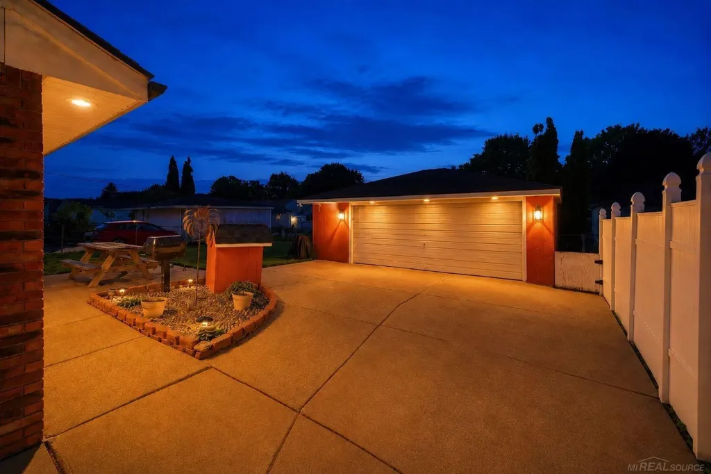 14551 Debbie Drive Sterling Heights City MI 48313