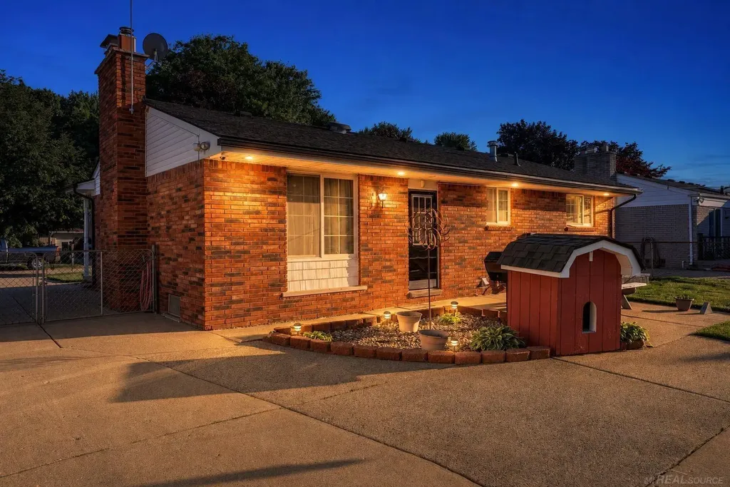 14551 Debbie Drive Sterling Heights City MI 48313