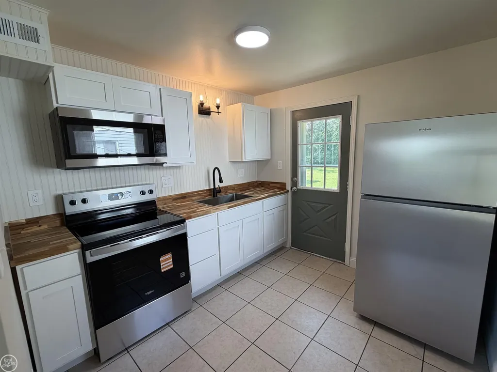2546 Spruce Street Port Huron City MI 48060