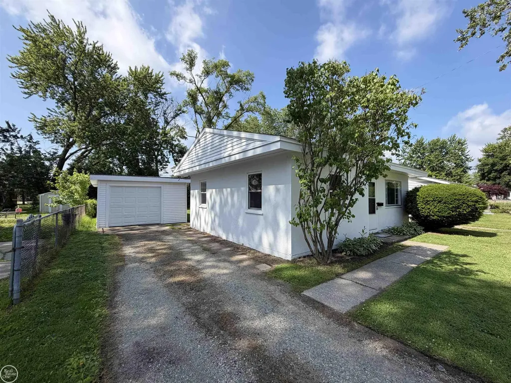 2546 Spruce Street Port Huron City MI 48060