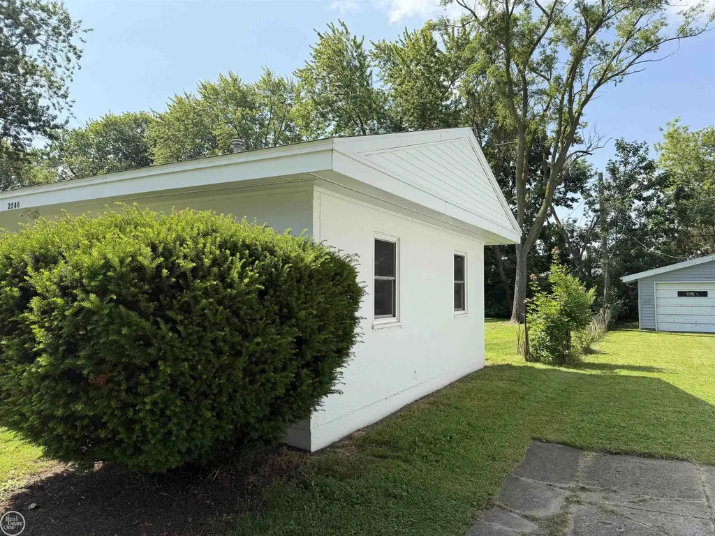2546 Spruce Street Port Huron City MI 48060
