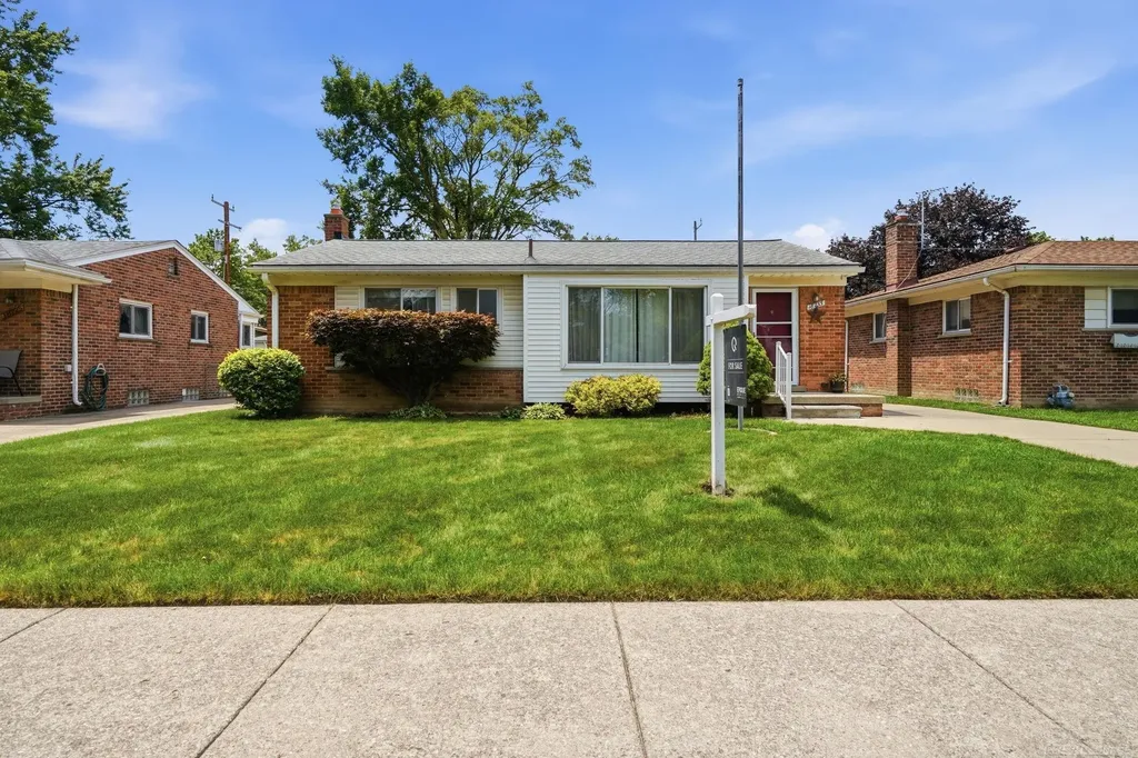 18735 Lexington Street Redford Charter Township MI 48240