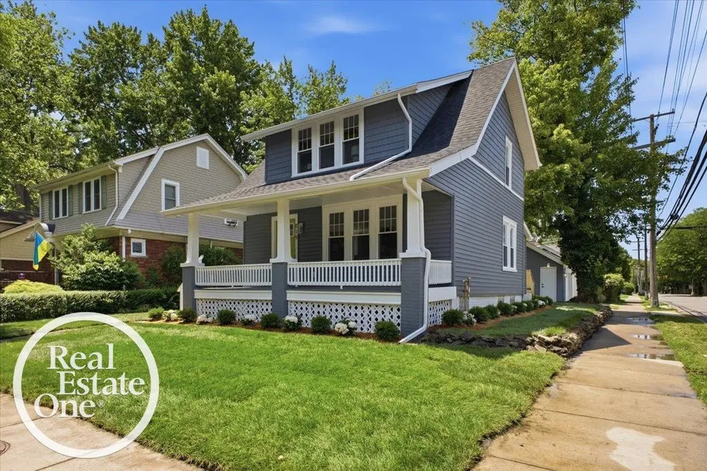 819 Notre Dame Street Grosse Pointe City MI 48230