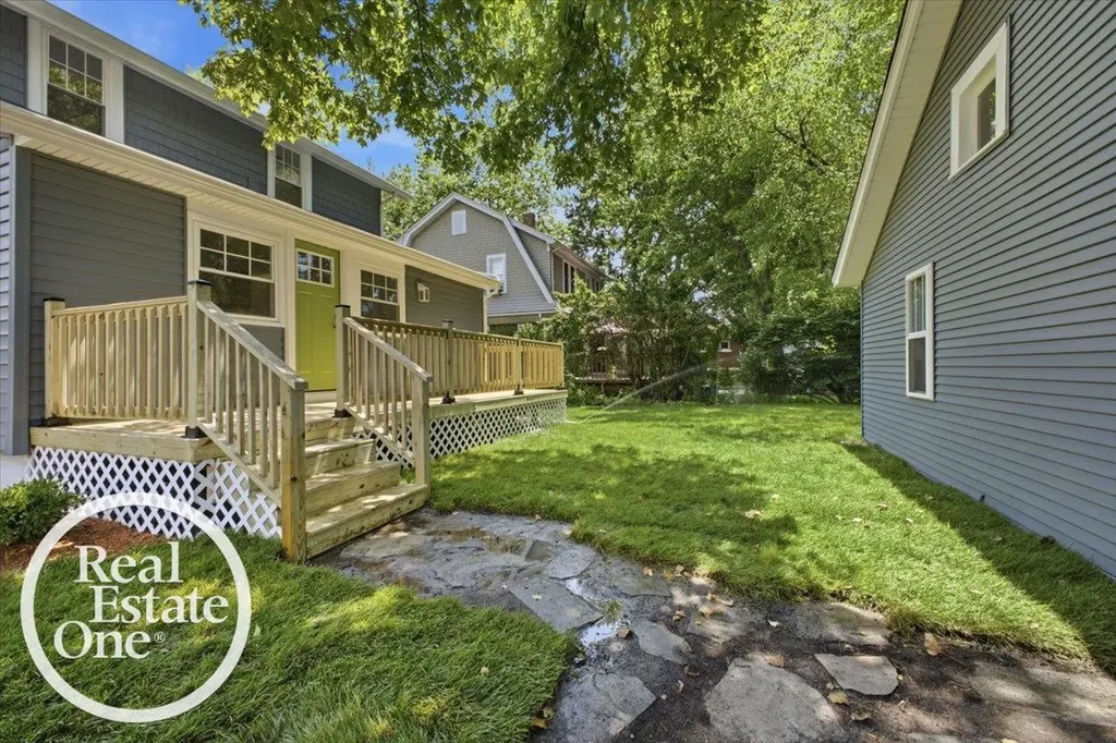 819 Notre Dame Street Grosse Pointe City MI 48230