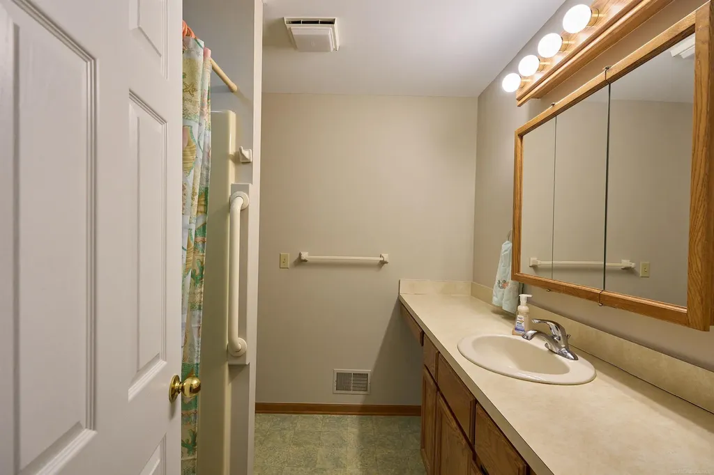1084 Linda Drive Davison Township MI 48243