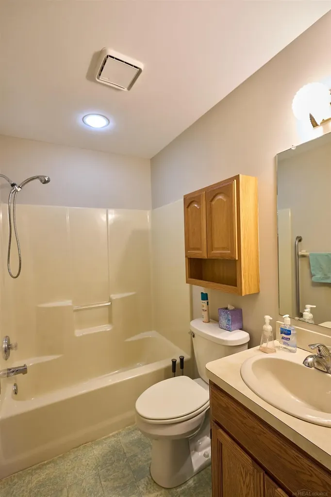 1084 Linda Drive Davison Township MI 48243