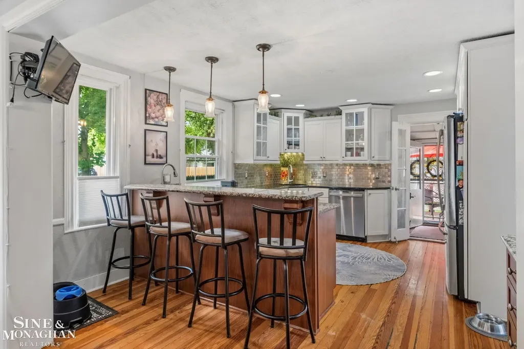 134 Kerby Road Grosse Pointe Farms City MI 48236