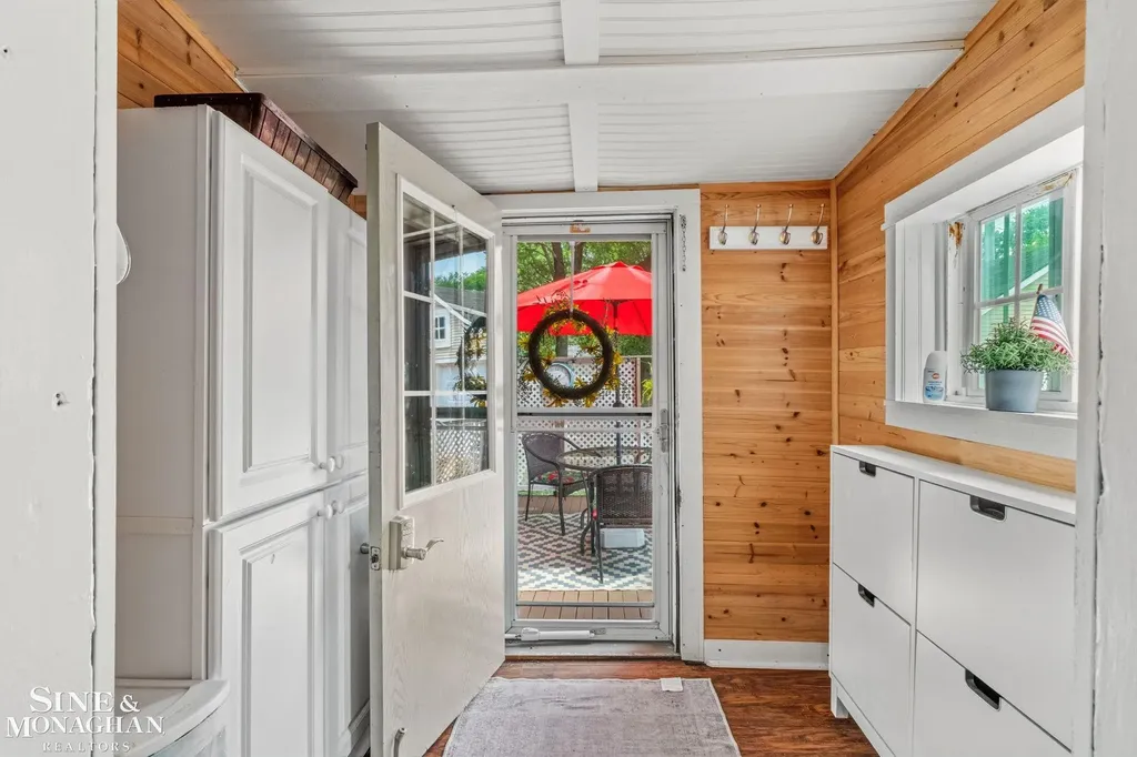 134 Kerby Road Grosse Pointe Farms City MI 48236