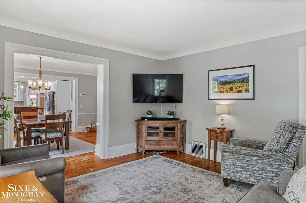 134 Kerby Road Grosse Pointe Farms City MI 48236
