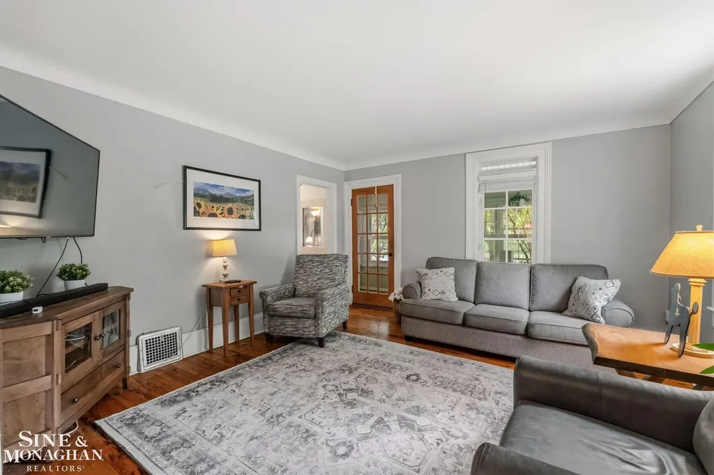 134 Kerby Road Grosse Pointe Farms City MI 48236