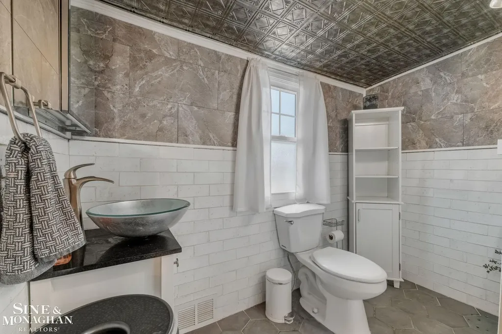 134 Kerby Road Grosse Pointe Farms City MI 48236