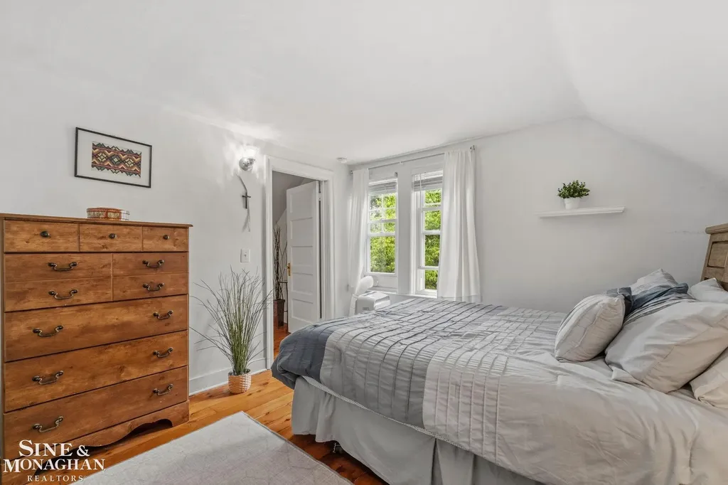 134 Kerby Road Grosse Pointe Farms City MI 48236