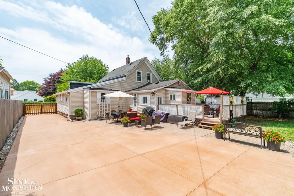 134 Kerby Road Grosse Pointe Farms City MI 48236